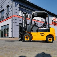 Wózek widłowy diesel T8 FD18
