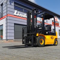Wózek widłowy diesel T8 FD18
