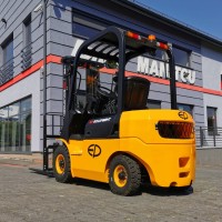 Wózek widłowy diesel T8 FD25
