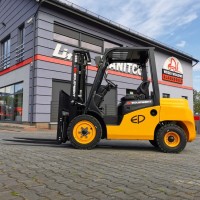 Wózek widłowy diesel T8 FD35
