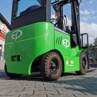 Elektryczny wózek widłowy EP EFL181 (Li-ION)
