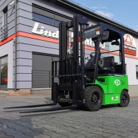 Elektryczny wózek widłowy EP EFL181 (Li-ION)
