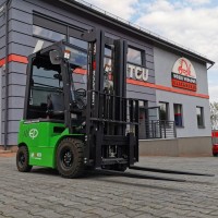Elektryczny wózek widłowy EP EFL181 (Li-ION)

