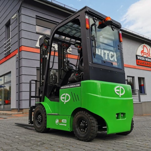 Elektryczny wózek widłowy EP EFL181 (Li-ION)
