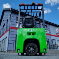 3-kołowy elektryczny wózek widłowy EP EFS151 (Li-ION)

