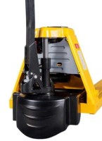 EPT 15 Wózek paletowy elektryczny EPT 15 dł wideł 800 mm 
