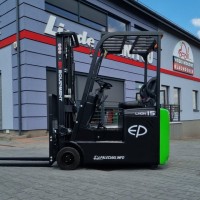 3-kołowy elektryczny wózek widłowy EP EFS151 (Li-ION)
