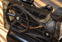 Kompresor tłokowy olejowy 100 l 2,2 kW 230 V – trzytłokowy, 10 bar, 452 l/min
