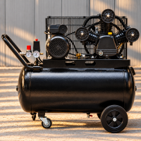 Kompresor tłokowy olejowy 100 l 2,2 kW 230 V – trzytłokowy, 10 bar, 452 l/min
