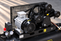 Kompresor tłokowy olejowy 200 l – 2,2 kW, 230 V, 10 bar
