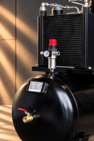 Kompresor śrubowy z falownikiem 200 l – 5,5 kW, 400 V, 10 bar
